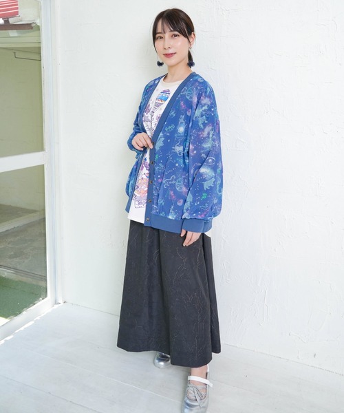 ScoLar（スカラー）の「153629：星座柄×無地リバーシブルカーディガン（Tシャツ/カットソー・レディース・ネイビー/ブラック・M）」の3枚目の写真
