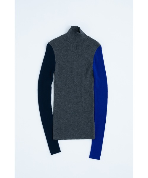 ENFOLD（エンフォルド）の「カラースリーブ ハイネックプルオーバー（ニット/セーター・レディース・チャコールグレー/杢グレー・38）」の6枚目の写真