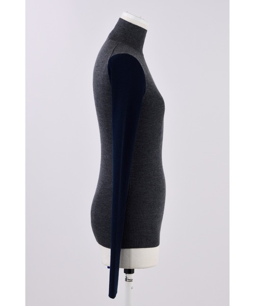 ENFOLD（エンフォルド）の「カラースリーブ ハイネックプルオーバー（ニット/セーター・レディース・チャコールグレー/杢グレー・38）」の4枚目の写真