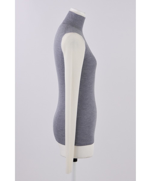 ENFOLD（エンフォルド）の「カラースリーブ ハイネックプルオーバー（ニット/セーター・レディース・チャコールグレー/杢グレー・38）」の3枚目の写真