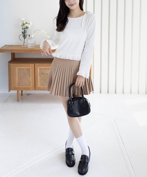 clear（クリア）の「裾袖コットンフリルカットソー［韓国ファッション カジュアル ガーリー］（Tシャツ/カットソー・レディース・グレー/ブラック/オフホワイト・F）」の4枚目の写真