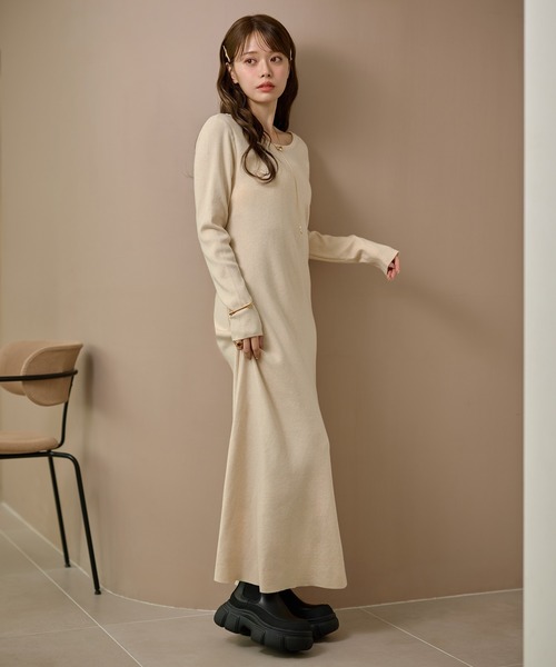 LAULEN（ローレン）の「back open ribbon knit one piece /バックオープンリボンロングニットワンピース（ワンピース・レディース・ブラウン/グレー/アイボリー/ブラック・FREE）」の6枚目の写真