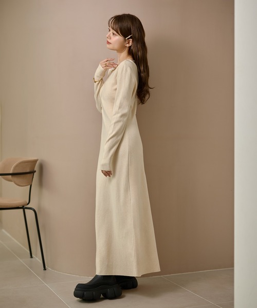 LAULEN（ローレン）の「back open ribbon knit one piece /バックオープンリボンロングニットワンピース（ワンピース・レディース・ブラウン/グレー/アイボリー/ブラック・FREE）」の8枚目の写真