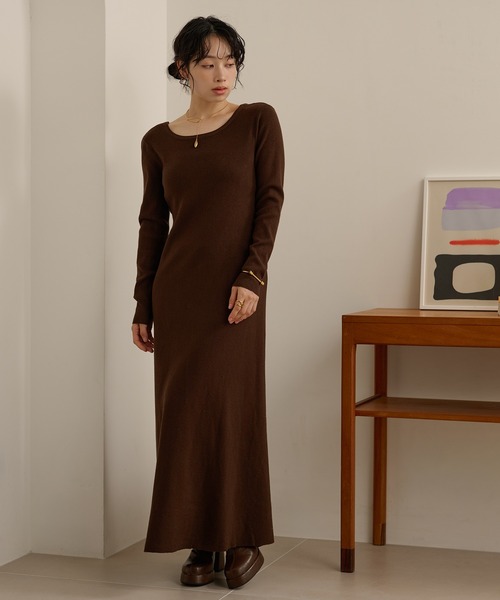 LAULEN（ローレン）の「back open ribbon knit one piece /バックオープンリボンロングニットワンピース（ワンピース・レディース・ブラウン/グレー/アイボリー/ブラック・FREE）」の14枚目の写真