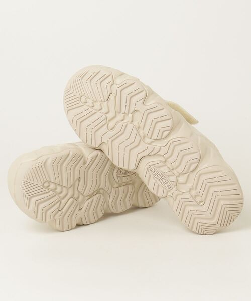 KEEN（キーン）の「HYPOWSER WRAP / ハイパウザー ラップ / レディース スリッポン スニーカー（スニーカー・レディース・アイボリー・22.5cm/23cm/23.5cm/24cm/24.5cm/25cm/25.5cm/26cm/26.5cm/27cm）」の3枚目の写真