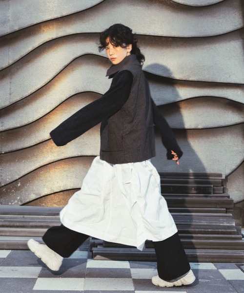 KEEN（キーン）の「HYPOWSER WRAP / ハイパウザー ラップ / レディース スリッポン スニーカー（スニーカー・レディース・アイボリー・22.5cm/23cm/23.5cm/24cm/24.5cm/25cm/25.5cm/26cm/26.5cm/27cm）」の11枚目の写真