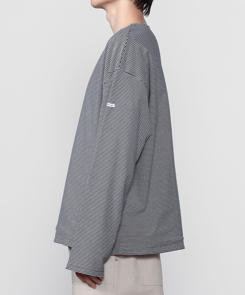 ORCIVAL(オーシバル)の「ORCIVAL | コットン天竺 ボーダーボートネックプルオーバー MEN(Tシャツ/カットソー・メンズ・ブルー系その他5・4/5)」の4枚目の写真