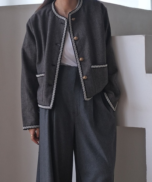 AKTE（アクテ）の「ツイードジャケット（ノーカラージャケット・レディース・アイボリー/チャコールグレー・FREE）」の3枚目の写真