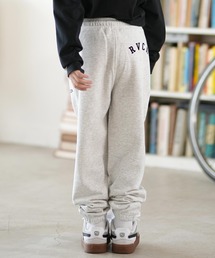 RVCA（ルーカ）の「RVCA/ルーカ ARCH COLLEGE SWEAT PANTS キッズ ロンパン BF046-730（その他パンツ）」