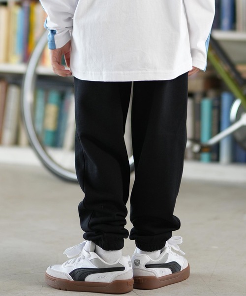 RVCA(ルーカ)の「RVCA/ルーカ ARCH COLLEGE SWEAT PANTS キッズ ロンパン BF046-730(その他パンツ・キッズ・グレー/ブラック・130cm/140cm/150cm)」の1枚目の写真