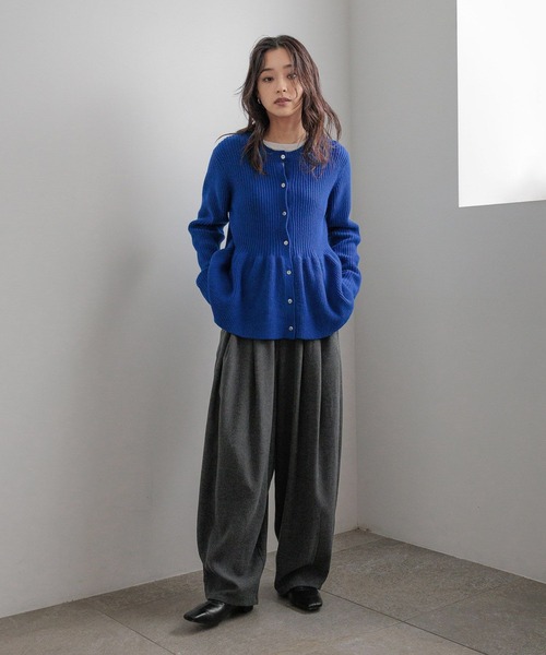 LOWRYS FARM（ローリーズファーム）の「ペプラムニットカーディガンＬＳ　603781（カーディガン/ボレロ・レディース・ベージュ/ブラック/ブルー/ライトブルー/グレー・FREE）」の6枚目の写真