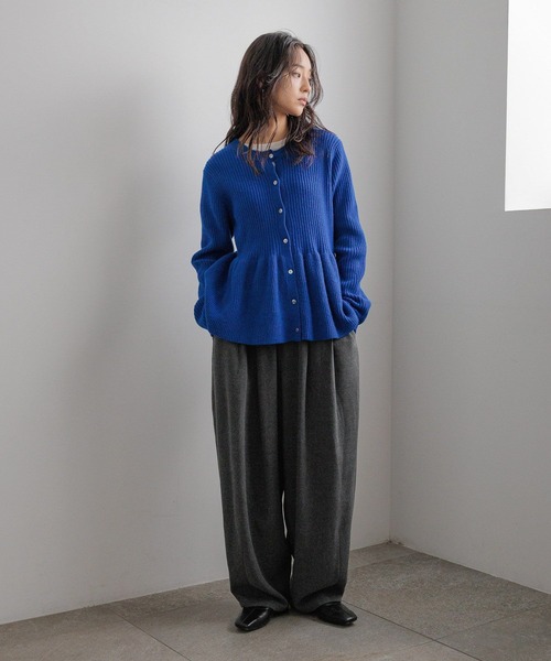 LOWRYS FARM（ローリーズファーム）の「ペプラムニットカーディガンＬＳ　603781（カーディガン/ボレロ・レディース・ベージュ/ブラック/ブルー/ライトブルー/グレー・FREE）」の7枚目の写真