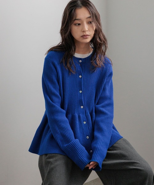 LOWRYS FARM（ローリーズファーム）の「ペプラムニットカーディガンＬＳ　603781（カーディガン/ボレロ・レディース・ベージュ/ブラック/ブルー/ライトブルー/グレー・FREE）」の9枚目の写真