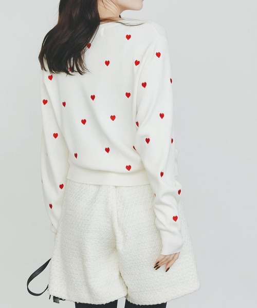 PICCIN PERLA(ピッチンペルラ)の「ハート刺繍カーディガン(カーディガン/ボレロ・レディース・オフホワイト/ブラック/ラベンダー/レッド・M)」の7枚目の写真
