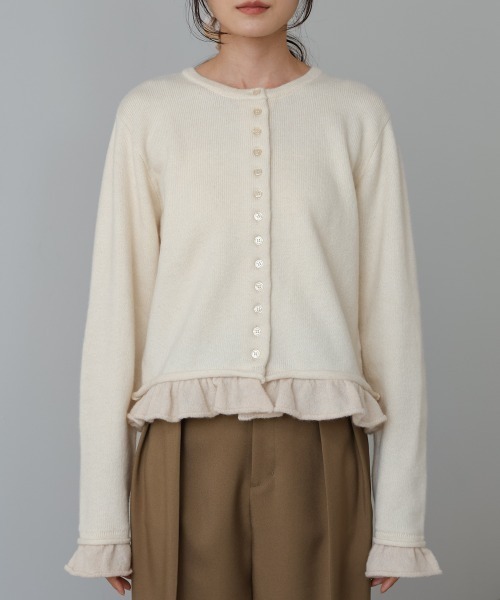 Bab（バブ）の「配色フリルニットカーディガン（カーディガン/ボレロ・レディース・ブラウン/アイボリー/グレー・FREE）」の4枚目の写真