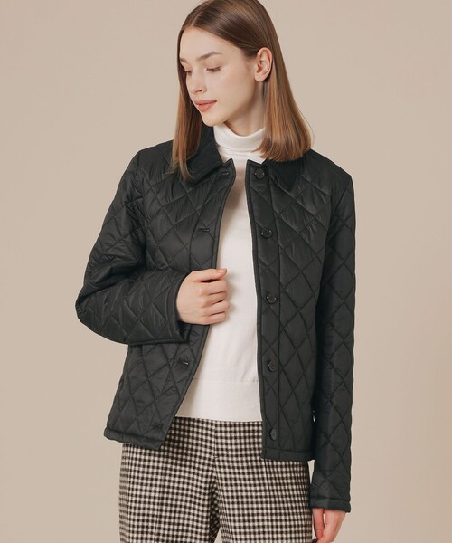 MACKINTOSH LONDON（マッキントッシュ ロンドン）の「【婦人画報11月号掲載】【Tilbury/ティルベリー】エアリーキルティングショートコート（ステンカラーコート・レディース・ブラック/ワイン/ベージュ・38/40）」の2枚目の写真