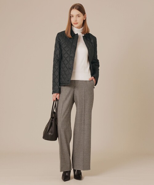 MACKINTOSH LONDON（マッキントッシュ ロンドン）の「【婦人画報11月号掲載】【Tilbury/ティルベリー】エアリーキルティングショートコート（ステンカラーコート・レディース・ブラック/ワイン/ベージュ・38/40）」の4枚目の写真