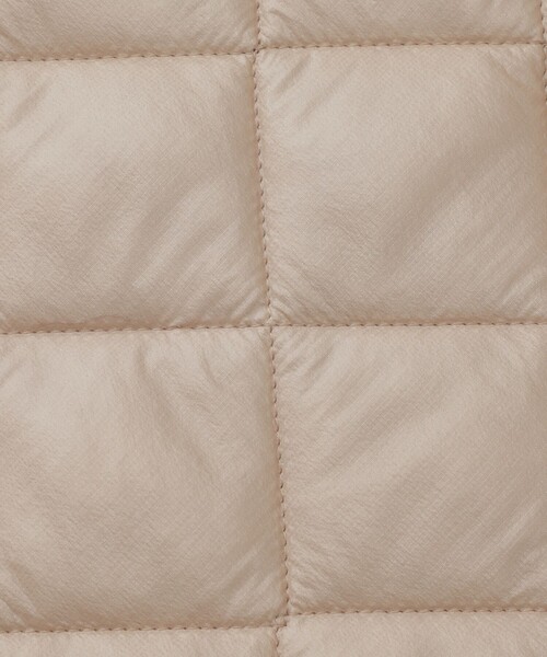 MACKINTOSH LONDON（マッキントッシュ ロンドン）の「【婦人画報11月号掲載】【Tilbury/ティルベリー】エアリーキルティングショートコート（ステンカラーコート・レディース・ブラック/ワイン/ベージュ・38/40）」の16枚目の写真