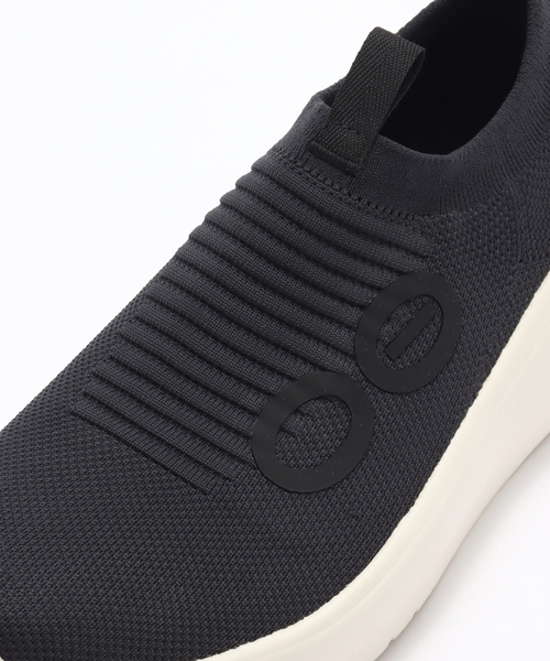 セール】【OOFOS/ウーフォス】OOmy Zen / ウーマイ ゼン - Chalk/Black