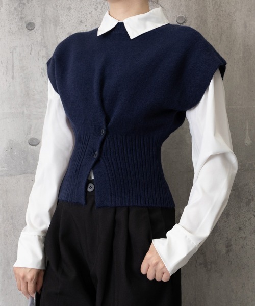 Miniministore(ミニミニストア)の「ニットベスト フロントボタン ニットジレ(ベスト・レディース・ワインレッド/ブラック/ネイビー・FREE)」の9枚目の写真