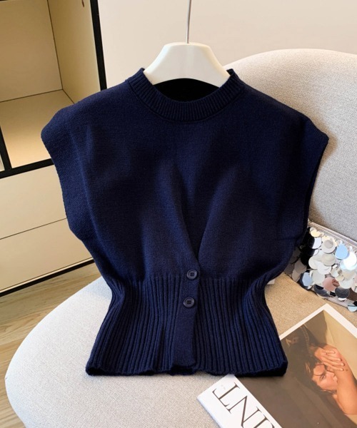 Miniministore(ミニミニストア)の「ニットベスト フロントボタン ニットジレ(ベスト・レディース・ワインレッド/ブラック/ネイビー・FREE)」の18枚目の写真