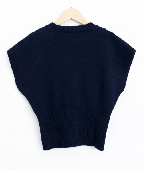 Miniministore(ミニミニストア)の「ニットベスト フロントボタン ニットジレ(ベスト・レディース・ワインレッド/ブラック/ネイビー・FREE)」の16枚目の写真