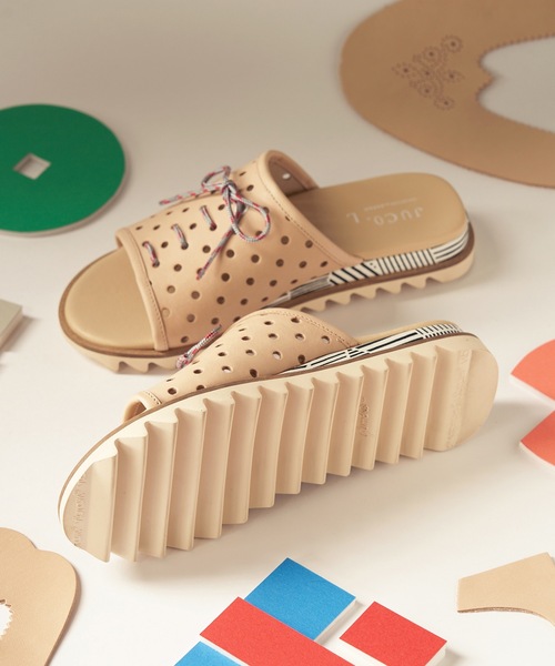 JUCO.（ジュコ）の「ホールサンダル（サンダル・レディース・ベージュ/ブラック・22.5cm/23.5cm/24.5cm/25.5cm/26.5cm）」の9枚目の写真