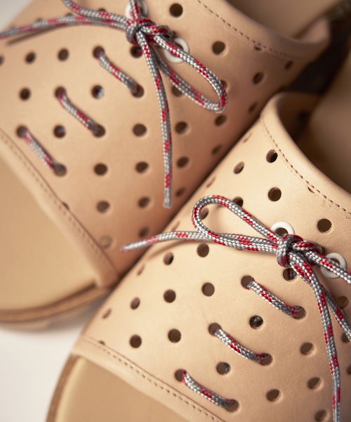 JUCO.（ジュコ）の「ホールサンダル（サンダル・レディース・ベージュ/ブラック・22.5cm/23.5cm/24.5cm/25.5cm/26.5cm）」の10枚目の写真