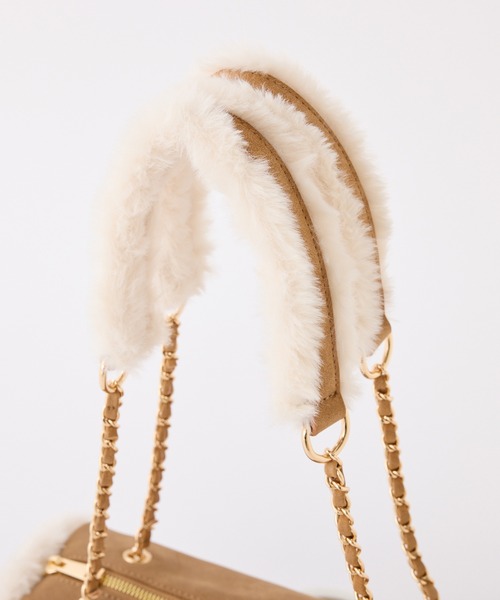 one after another NICE CLAUP（ワンアフターアナザーナイスクラップ）の「ムートンエンボスバッグ（ボストンバッグ・レディース・グレー/ブラック/キャメル・FREE）」の9枚目の写真