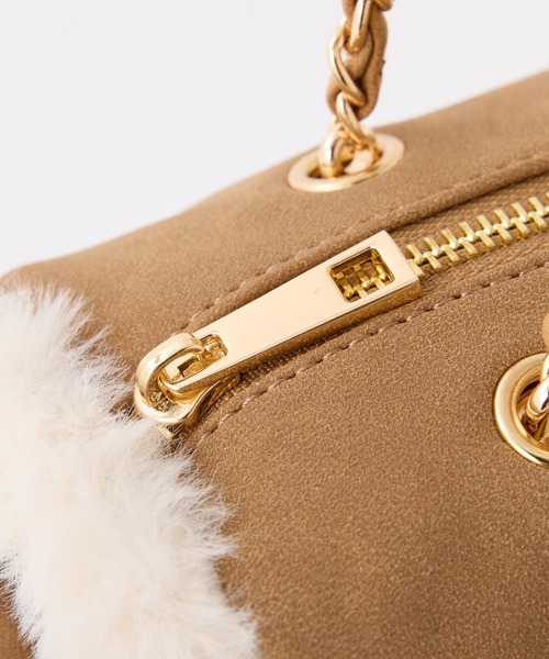 one after another NICE CLAUP（ワンアフターアナザーナイスクラップ）の「ムートンエンボスバッグ（ボストンバッグ・レディース・グレー/ブラック/キャメル・FREE）」の7枚目の写真