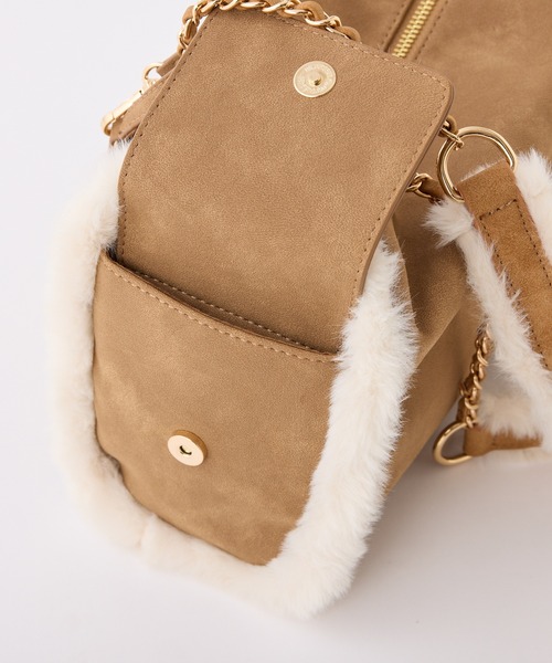 one after another NICE CLAUP（ワンアフターアナザーナイスクラップ）の「ムートンエンボスバッグ（ボストンバッグ・レディース・グレー/ブラック/キャメル・FREE）」の6枚目の写真