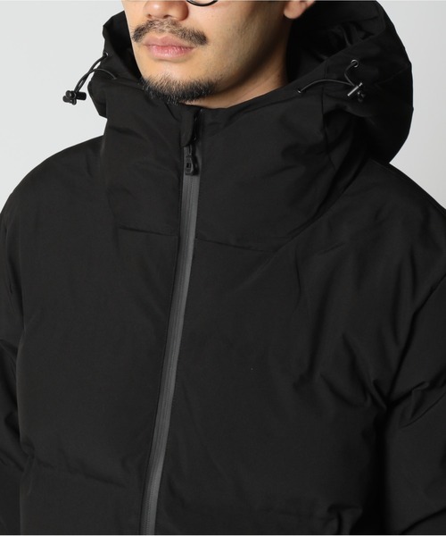 ARCADE（アーケード）の「シームレス 防風撥水ストレッチ加工 ファイバーダウン フードジャケット（ダウンジャケット/コート・メンズ・チャコールグレー/ブラック/カーキ・LL/L/M）」の5枚目の写真