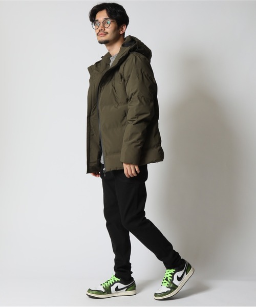 ARCADE（アーケード）の「シームレス 防風撥水ストレッチ加工 ファイバーダウン フードジャケット（ダウンジャケット/コート・メンズ・チャコールグレー/ブラック/カーキ・LL/L/M）」の16枚目の写真