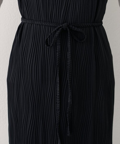 natural couture(ナチュラルクチュール)の「【WEB限定】流線ストライプナローワンピース(ワンピース・レディース・ネイビー/ブラウン/ブラック・FREE)」の21枚目の写真