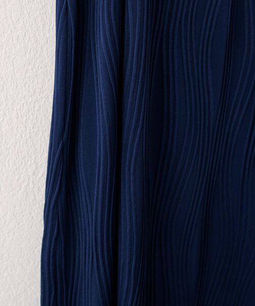 natural couture(ナチュラルクチュール)の「【WEB限定】流線ストライプナローワンピース(ワンピース・レディース・ネイビー/ブラウン/ブラック・FREE)」の13枚目の写真