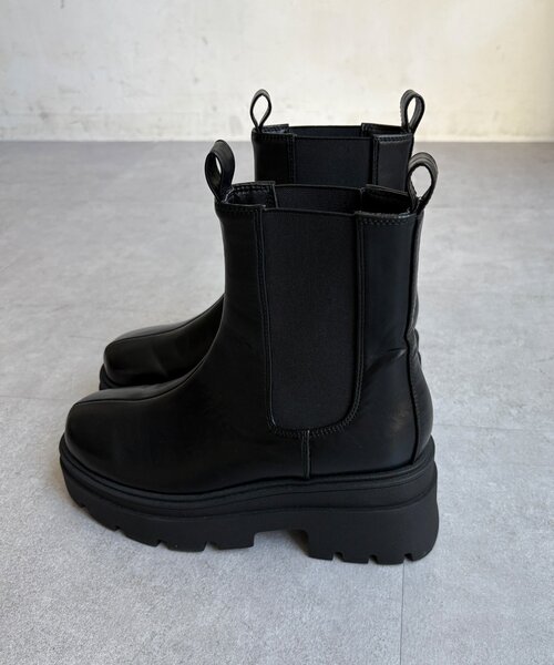 DouDou（ドゥドゥ）の「【WEB限定】サイドゴアショートブーツ（ブーツ・レディース・ブラック・SMALL/LARGE/MEDIUM）」の13枚目の写真