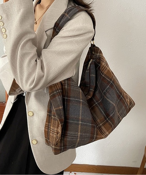 LA VORAGINE(ラ ヴォラジネ)の「チェック柄大容量2wayショルダーバッグ/トートバッグ(ショルダーバッグ・レディース・ブラウン/グリーン/イエロー/ブラック・FREE)」の18枚目の写真