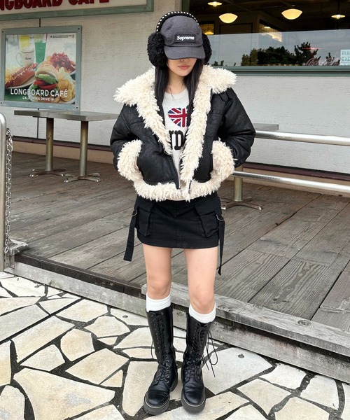 sedacle girl(セダクルガール)の「フェイクムートンショートブルゾン(その他アウター・レディース・ダークブラウン/ブラック・FREE)」の12枚目の写真