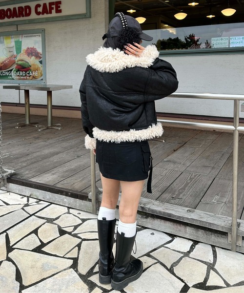 sedacle girl(セダクルガール)の「フェイクムートンショートブルゾン(その他アウター・レディース・ダークブラウン/ブラック・FREE)」の14枚目の写真