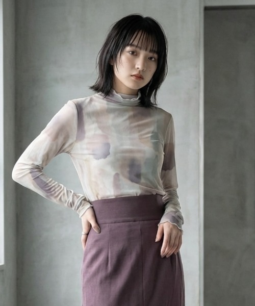DIP IN CHOCOLATE(ディップインチョコレート)の「パワーメッシュ水彩アート総柄トップス【DIP IN CHOCOLATE】(Tシャツ/カットソー・レディース・チャコールグレー/サンドベージュ・F)」の2枚目の写真
