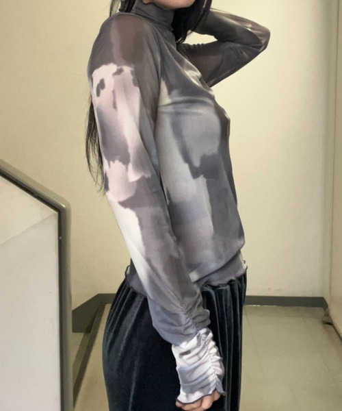 DIP IN CHOCOLATE(ディップインチョコレート)の「パワーメッシュ水彩アート総柄トップス【DIP IN CHOCOLATE】(Tシャツ/カットソー・レディース・チャコールグレー/サンドベージュ・F)」の6枚目の写真
