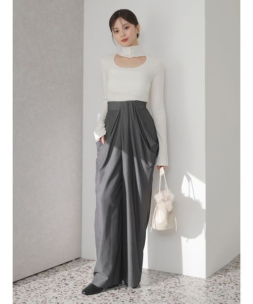 SNIDEL（スナイデル）の「ハイウエストドレープパンツ（その他パンツ・レディース・アイボリー/グレー/ネイビー・0/1）」の4枚目の写真