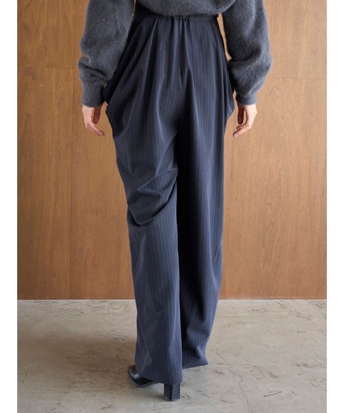 SNIDEL（スナイデル）の「ハイウエストドレープパンツ（その他パンツ・レディース・アイボリー/グレー/ネイビー・0/1）」の17枚目の写真