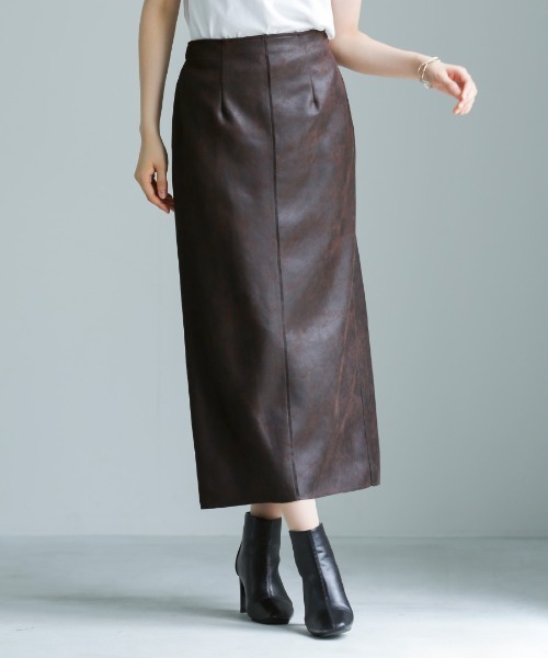 Emilyan（エミリアン）の「【 手洗いできる 】 ストレッチフェイクレザー・ナロースカート（スカート・レディース・ブラウン/ブラック・M）」の2枚目の写真