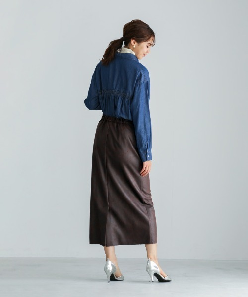 Emilyan（エミリアン）の「【 手洗いできる 】 ストレッチフェイクレザー・ナロースカート（スカート・レディース・ブラウン/ブラック・M）」の6枚目の写真