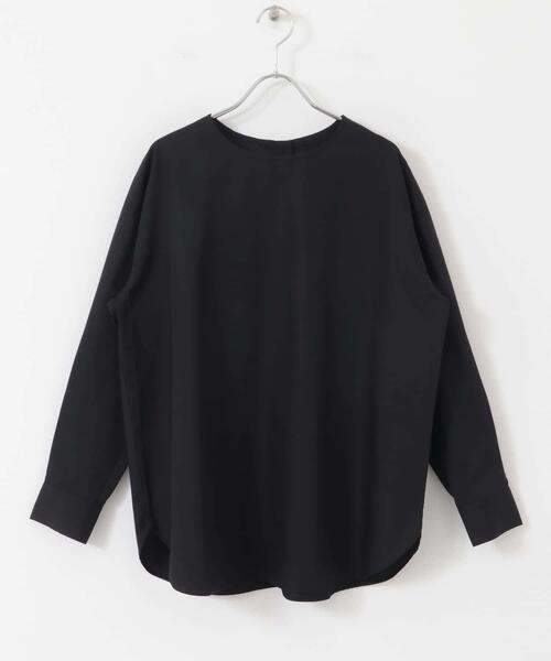 URBAN RESEARCH DOORS（アーバンリサーチドアーズ）の「『UR TECH』クルーネックプルオーバーシャツ（シャツ/ブラウス・レディース・オフホワイト/ブラック・MEDIUM）」の6枚目の写真