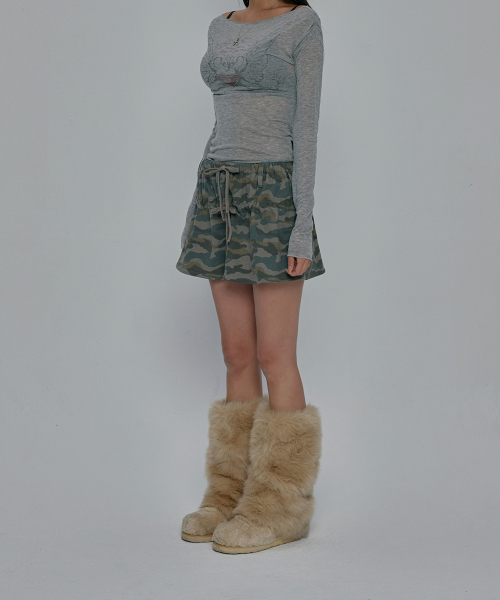 GILAARCHIVE(ギラアーカイブ)の「LETTERING ANGEL WING SHIRRING SKIRT_CAMO(スカート・レディース・その他・FREE)」の2枚目の写真