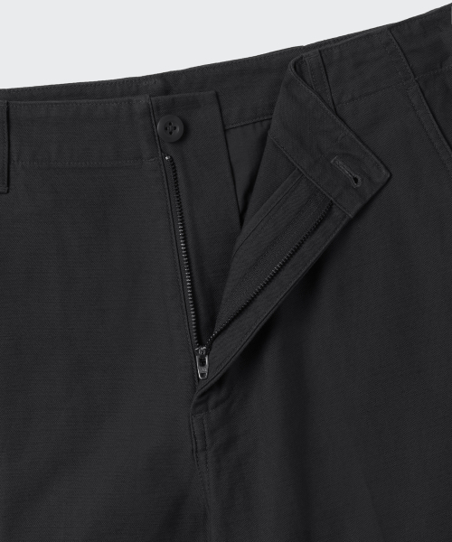 MUSINSA STANDARD（ムシンサスタンダード）の「ホワイトサテンバミューダパンツ[ブラック]（その他パンツ・メンズ・その他・38/36/34/28/29/32/30/31/33/26/27）」の3枚目の写真