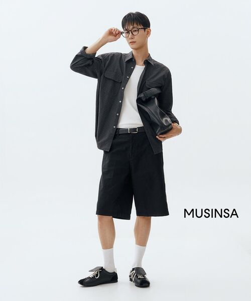 MUSINSA STANDARD（ムシンサスタンダード）の「ホワイトサテンバミューダパンツ[ブラック]（その他パンツ・メンズ・その他・38/36/34/28/29/32/30/31/33/26/27）」の13枚目の写真