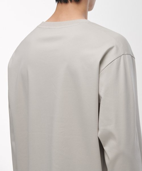 MUSINSA STANDARD（ムシンサスタンダード）の「シルケットリラックスドクルーネック長袖Tシャツ[ダスティクリーム]（Tシャツ/カットソー・メンズ・その他・MEDIUM/LARGE/X-LARGE/XX-LARGE）」の5枚目の写真